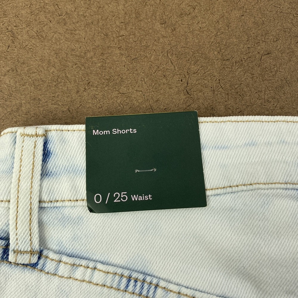 Wild Fable Women's Size 0/25 Light Acid Wash Cut Off Hi Rise Mom Jean Shorts NWT - Picture 5 of 8